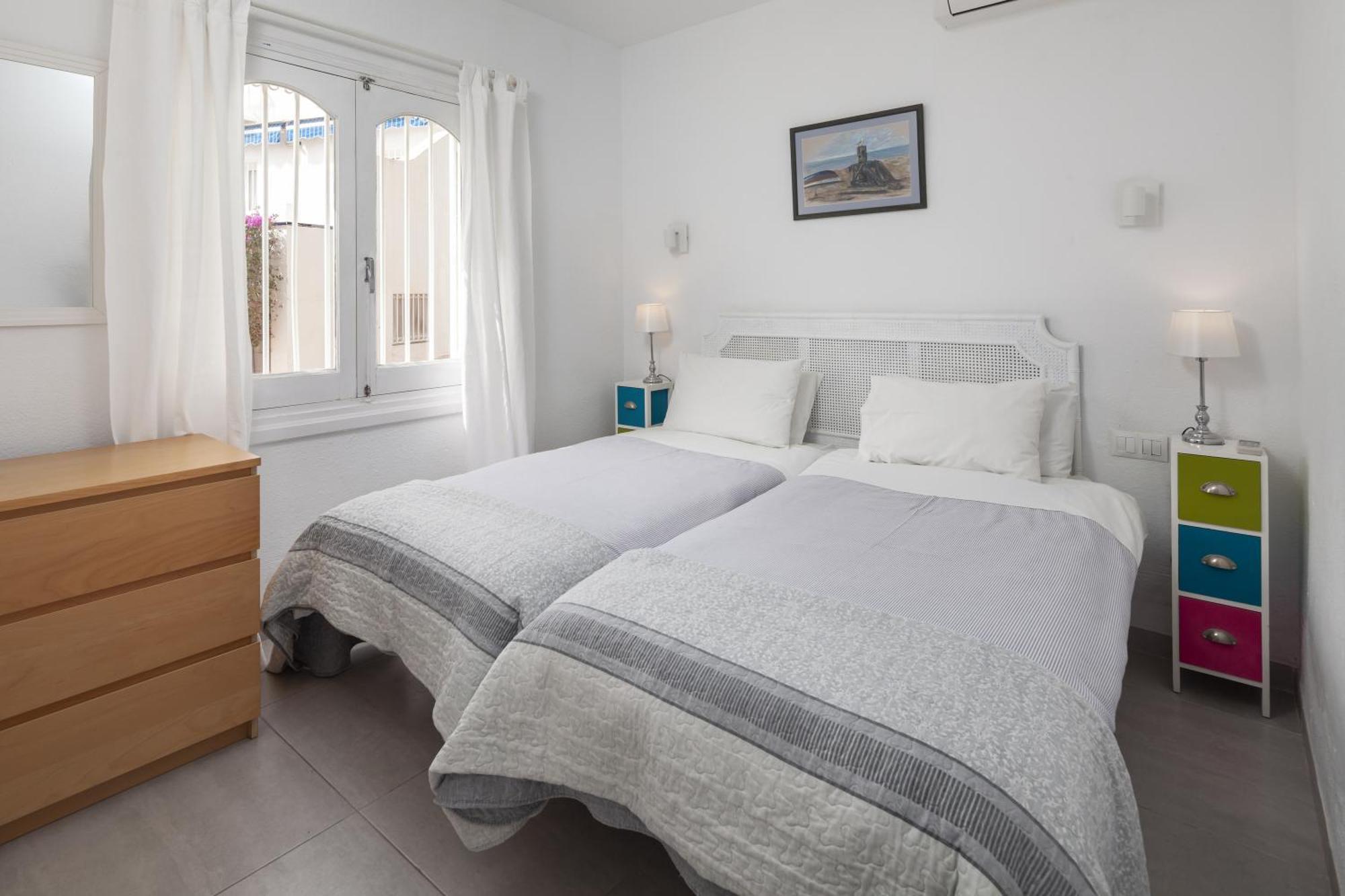 Bright Spacious 1 Bed Apartment Нерха Екстер'єр фото